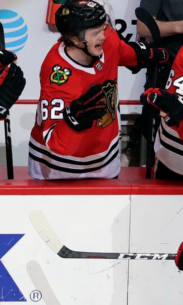 Blackhawks stop 8-game slide by topping Blues 1-0